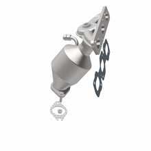 Load image into Gallery viewer, Magnaflow Conv DF 01-05 Ford Escape 3.0L
