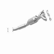 Load image into Gallery viewer, Magnaflow 08-09 Ford Focus 2.0L Direct Fit Converter
