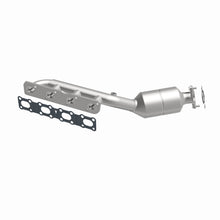 Load image into Gallery viewer, MagnaFlow Direct-Fit SS Catalytic Converter 04-06 Nissan Titan 5.6L V8 (California)
