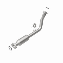 Load image into Gallery viewer, MagnaFlow Converter Direct Fit California Grade 96-98 Toyota 4Runner 2.7L
