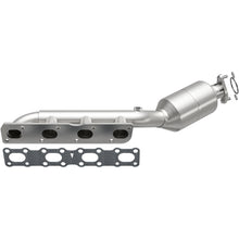 Load image into Gallery viewer, MagnaFlow Direct-Fit SS Catalytic Converter 04-06 Nissan Titan 5.6L V8 (California)
