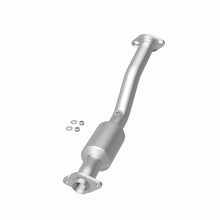 Load image into Gallery viewer, Magnaflow 13-15 Sentra 1.8 Underbody Direct Fit Converter
