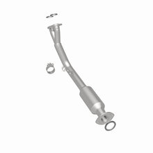 Load image into Gallery viewer, MagnaFlow Converter Direct Fit California Grade 96-98 Toyota 4Runner 2.7L
