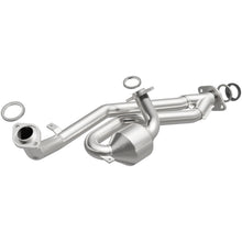 Load image into Gallery viewer, MagnaFlow Conv DF 01-03 Toyota Sienna 3.0L
