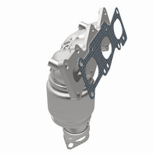 Load image into Gallery viewer, Magnaflow 07-10 Kia Sedona 3.8L California Grade CARB Compliant DF Manifold Catalytic Converter
