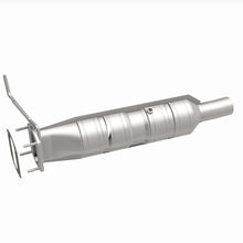 Load image into Gallery viewer, MagnaFlow 09-19 Ford F53 V10 6.8L Underbody 6.8L Direct Fit Catalytic Converter
