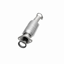Load image into Gallery viewer, Magnaflow Conv DF 04-06 Toyota Sienna 3.3L AWD Rear
