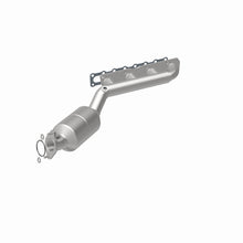 Load image into Gallery viewer, MagnaFlow Direct-Fit SS Catalytic Converter 04-06 Nissan Titan 5.6L V8 (California)
