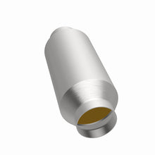 Load image into Gallery viewer, MagnaFlow Conv Universal 2.25 inch C/C spun body
