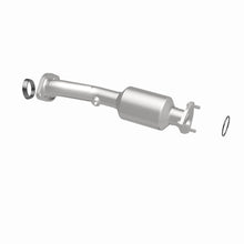 Load image into Gallery viewer, MagnaFlow 15-17 Honda Fit L4 1.5L OEM Grade Direct Fit Catalytic Converter

