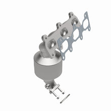 Load image into Gallery viewer, MagnaFlow Conv DF 05-08 Kia Sportage 2.7L Driver Side
