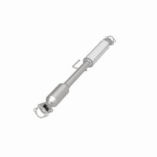 Load image into Gallery viewer, MagnaFlow Conv DF 11-14 Sonata 2.4L Underbody (OEM Grade Federal / EPA Compliant)

