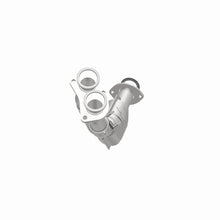 Load image into Gallery viewer, MagnaFlow Conv DF 01-04 Toyota Tacoma 2.7L
