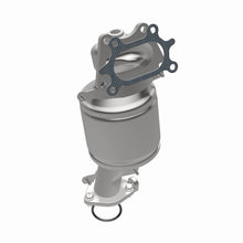 Load image into Gallery viewer, MagnaFlow Conv DF 04-07 Saturn VUE 3.5L Rear
