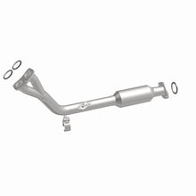 Load image into Gallery viewer, MagnaFlow Converter Direct Fit California Grade 96-98 Toyota 4Runner 2.7L
