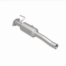 Load image into Gallery viewer, MagnaFlow 18-19 Ford F-450 Super Duty V10 6.8L Underbody Direct Fit Catalytic Converter
