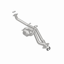 Load image into Gallery viewer, MagnaFlow Conv DF 01-03 Toyota Sienna 3.0L fr
