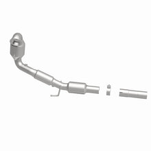 Load image into Gallery viewer, MagnaFlow Converter Direct Fit 15-17 Volkswagen Golf / GTI
