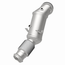 Load image into Gallery viewer, MagnaFlow 18-22 BMW 530e OEM Grade Federal / EPA Compliant Direct-Fit Catalytic Converter
