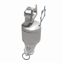 Load image into Gallery viewer, MagnaFlow Conv DF 04-07 Saturn VUE 3.5L Front
