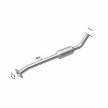 Load image into Gallery viewer, MagnaFlow Conv Direct Fit OEM 2001-2004 Toyota Sequoia Underbody
