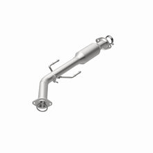 Load image into Gallery viewer, Magnaflow 01-03 Toyota Sienna 3.0L Direct Fit Converter

