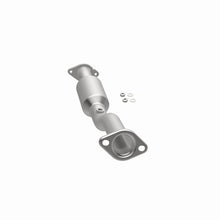 Load image into Gallery viewer, Magnaflow 13-15 Sentra 1.8 Underbody Direct Fit Converter
