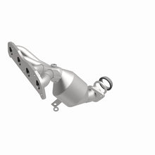 Load image into Gallery viewer, MagnaFlow Conv Direct Fit 09-14 Sentra 2.0L Manifold
