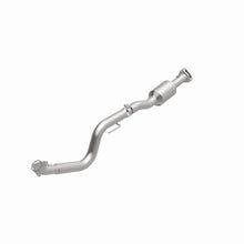 Load image into Gallery viewer, MagnaFlow 2009 Chevrolet Express 4500 V8 6.0L Right Underbody Catalytic Converter
