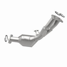 Load image into Gallery viewer, MagnaFlow Conv DF 01-04 Toyota Tacoma 2.7L
