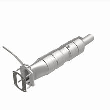 Load image into Gallery viewer, MagnaFlow 09-19 Ford F53 V10 6.8L Underbody 6.8L Direct Fit Catalytic Converter
