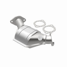 Load image into Gallery viewer, MagnaFlow Conv DF 95-99 Subaru Impreza 2.2L
