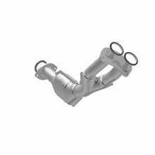 Load image into Gallery viewer, MagnaFlow Conv DF 01-04 Toyota Tacoma 2.7L

