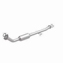 Load image into Gallery viewer, MagnaFlow Conv Direct Fit OEM 2001-2004 Toyota Sequoia Underbody
