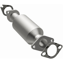 Load image into Gallery viewer, Magnaflow 11-13 Sorento 2.4L Underbody Direct Fit Converter

