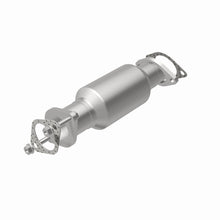 Load image into Gallery viewer, MagnaFlow Conv Direct Fit 2011 Kia Sorento 3.5 Underbody
