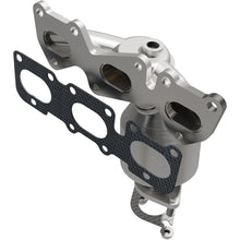 Load image into Gallery viewer, Magnaflow 07-10 Kia Sedona 3.8L California Grade CARB Compliant DF Manifold Catalytic Converter
