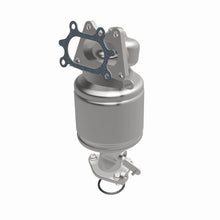 Load image into Gallery viewer, MagnaFlow Conv DF 04-07 Saturn VUE 3.5L Rear
