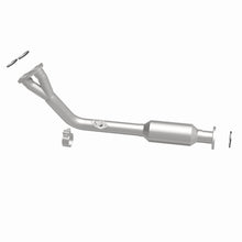 Load image into Gallery viewer, MagnaFlow Converter Direct Fit California Grade 96-98 Toyota 4Runner 2.7L
