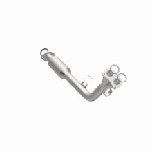 Load image into Gallery viewer, MagnaFlow Converter Direct Fit California Grade 96-98 Toyota 4Runner 2.7L
