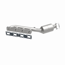 Load image into Gallery viewer, MagnaFlow Direct-Fit SS Catalytic Converter 04-06 Nissan Titan 5.6L V8 (California)
