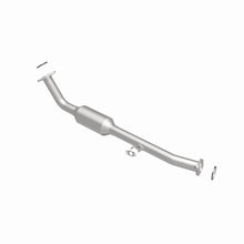 Load image into Gallery viewer, MagnaFlow Conv Direct Fit OEM 2001-2004 Toyota Sequoia Underbody
