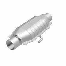 Load image into Gallery viewer, MagnaFlow Conv Univ 2.5in ID Inlet/Outlet Center/Center Oval Rear
