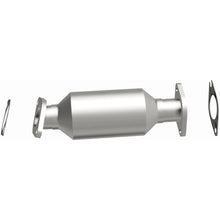Load image into Gallery viewer, Magnaflow 11-13 Sorento 2.4L Underbody Direct Fit Converter
