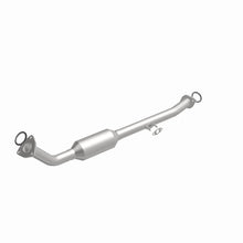 Load image into Gallery viewer, MagnaFlow Conv Direct Fit OEM 2001-2004 Toyota Sequoia Underbody

