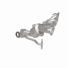 Load image into Gallery viewer, MagnaFlow OEM Grade 12-17 Toyota Prius C Federal / EPA Compliant Manifold Catalytic Converter
