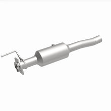 Load image into Gallery viewer, MagnaFlow 18-19 Ford F-450 Super Duty V10 6.8L Underbody Direct Fit Catalytic Converter
