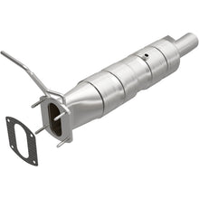 Load image into Gallery viewer, MagnaFlow 09-19 Ford F53 V10 6.8L Underbody 6.8L Direct Fit Catalytic Converter
