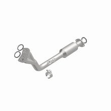 Load image into Gallery viewer, MagnaFlow Converter Direct Fit California Grade 96-98 Toyota 4Runner 2.7L
