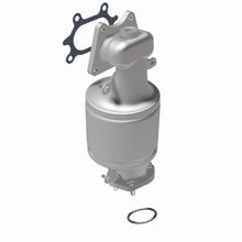 Load image into Gallery viewer, MagnaFlow Conv DF 04-07 Saturn VUE 3.5L Front
